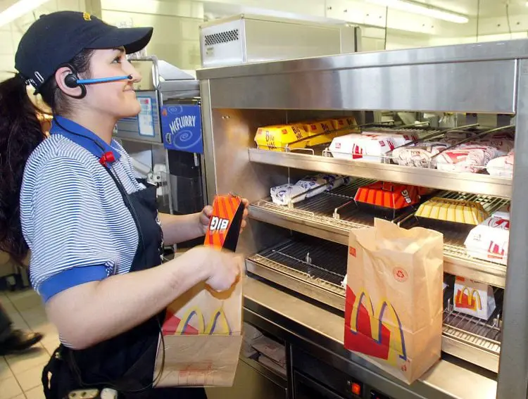 équipière polyvalente chez mc donalds