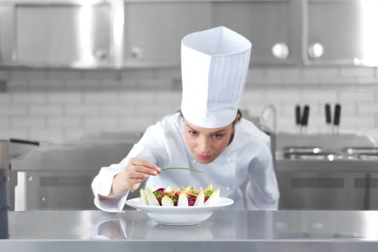 cuisiniere introvertie