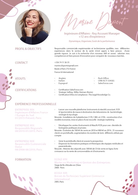 CV avec photo ronde et tons mauves et roses