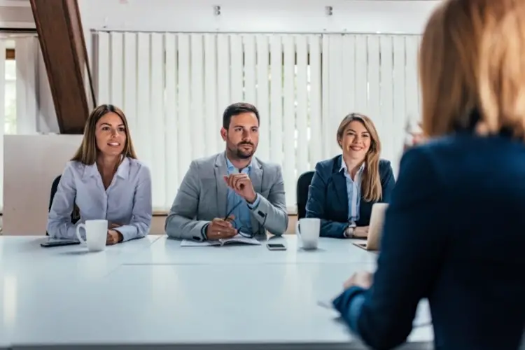 entretien avec trois recruteurs