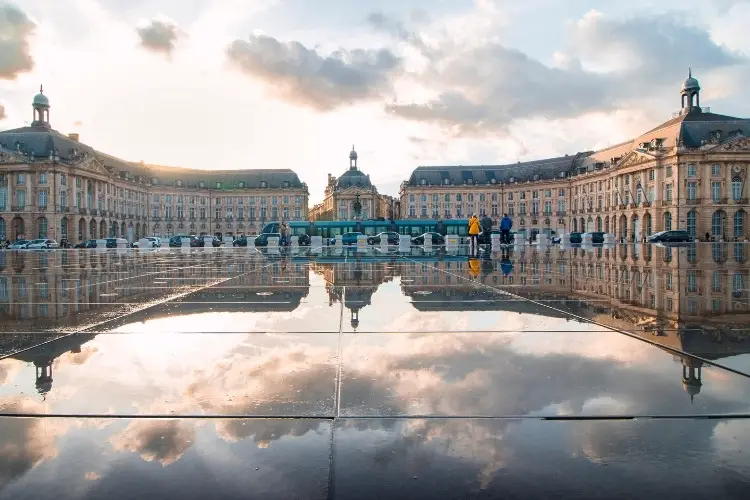 bordeaux mirroir d'eau